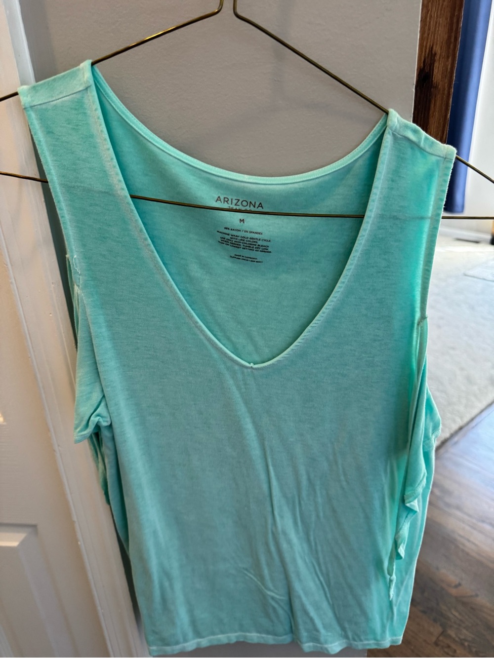 Arizona Jean Company Mint V-Neck Sleeveless Tank